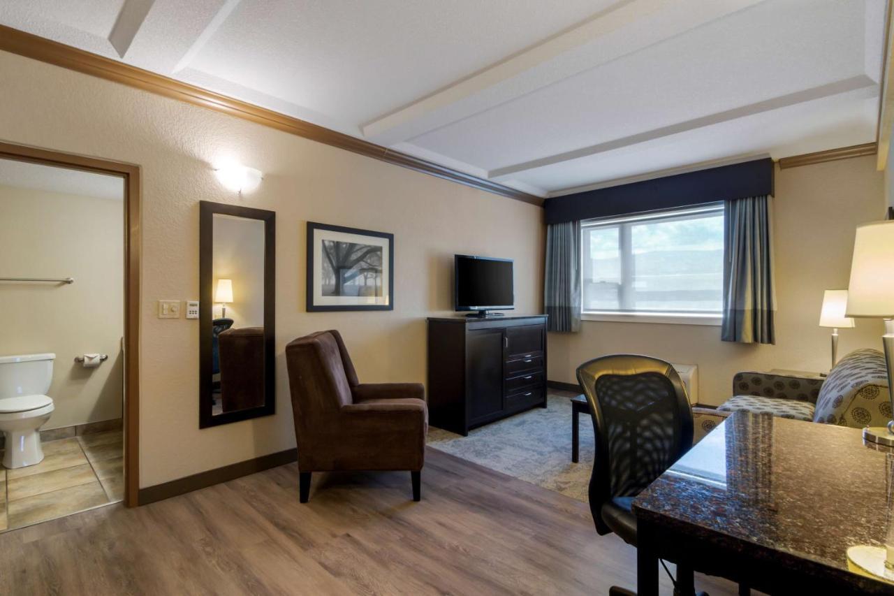 Best Western Plus Kamloops Hotel Экстерьер фото